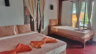 Habitación Triple Superior — Phi Phi Green Hill Resort